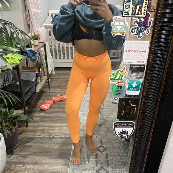 Gymshark ultra seamless orange leggings - Picture 2 of 2